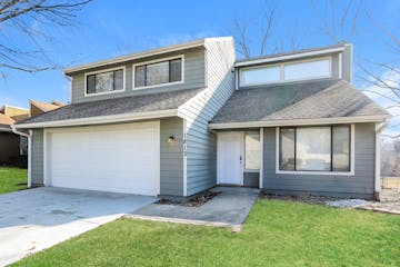 1813 NE Gatewood Dr Lees Summit, MO 64086